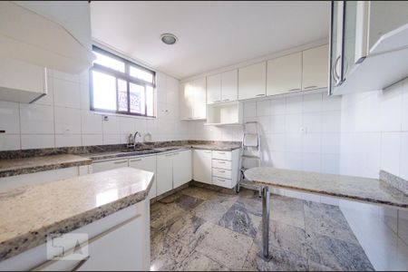 Apartamento à venda com 150m², 4 quartos e 3 vagas Apartamento à venda com 150m², 4 quartos e 3 vagasCozinha