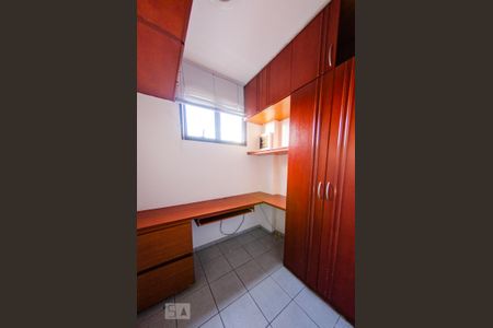 Apartamento à venda com 150m², 4 quartos e 3 vagas Apartamento à venda com 150m², 4 quartos e 3 vagasQuarto de Serviço