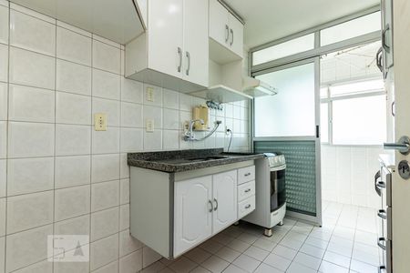 Apartamento à venda com 74m², 2 quartos e 1 vagaCozinha