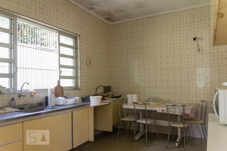 Casa à venda com 300m², 2 quartos e 2 vagasCozinha