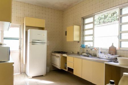 Casa à venda com 300m², 2 quartos e 2 vagasCozinha