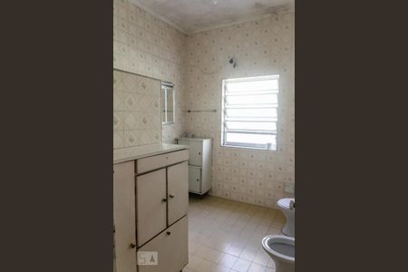 Casa à venda com 300m², 2 quartos e 2 vagasBanheiro