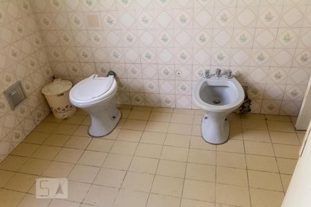 Casa à venda com 300m², 2 quartos e 2 vagasBanheiro