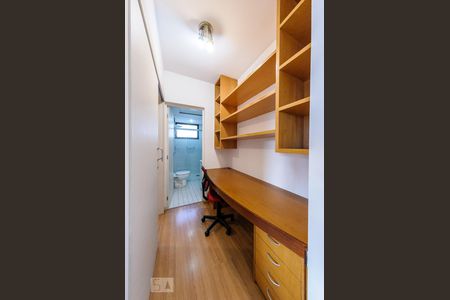 Corredor de apartamento à venda com 1 quarto, 51m² em Cambuí, Campinas