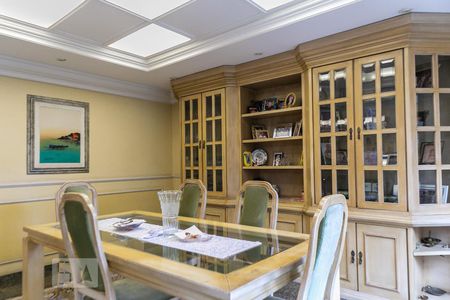 Apartamento para alugar com 380m², 4 quartos e 4 vagasSala