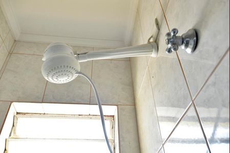 Casa à venda com 180m², 4 quartos e 2 vagasChuveiro