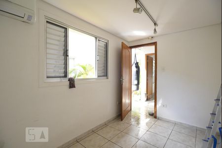 Casa à venda com 180m², 4 quartos e 2 vagasQuarto de Serviço