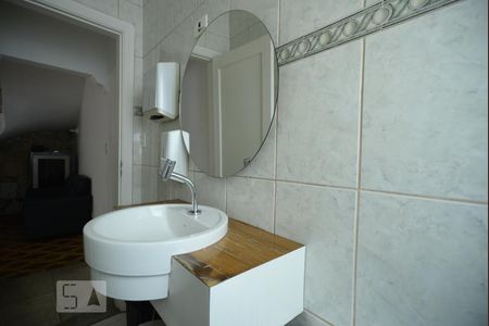 Casa à venda com 180m², 4 quartos e 2 vagasBanheiro