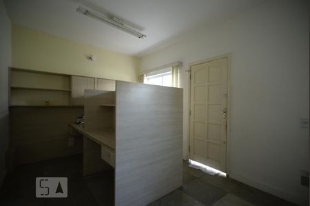 Casa à venda com 180m², 4 quartos e 2 vagasEscritório