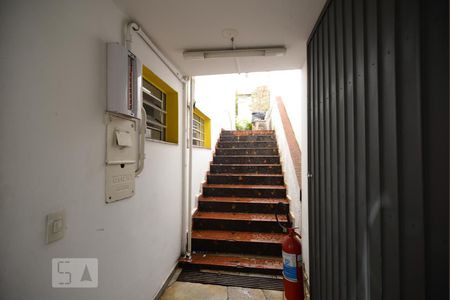Casa à venda com 180m², 4 quartos e 2 vagasEscada