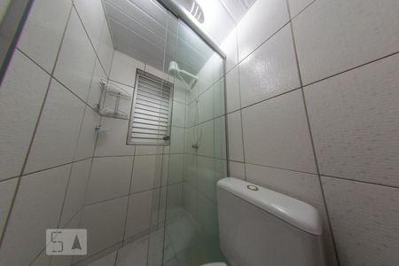 Banheiro de apartamento para alugar com 1 quarto, 30m² em Rebouças, Curitiba