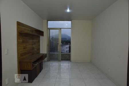 Sala de apartamento à venda com 2 quartos, 75m² em Tanque, Rio de Janeiro