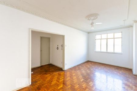 Sala de Apartamento com 3 quartos, 80m² Ingá