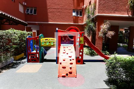 Apartamento à venda com 96m², 3 quartos e 2 vagasÁrea comum - Playground