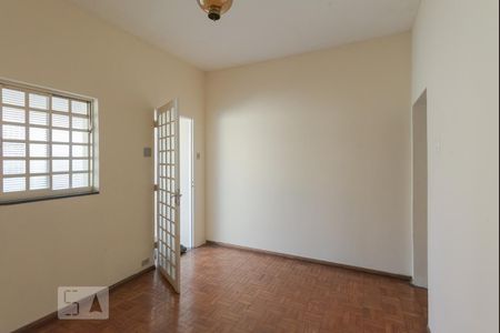 Sala de casa para alugar com 2 quartos, 80m² em Jardim Pacaembu, Campinas