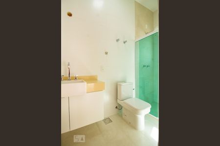 Casa à venda com 250m², 3 quartos e 5 vagasBanheiro da Suíte 3