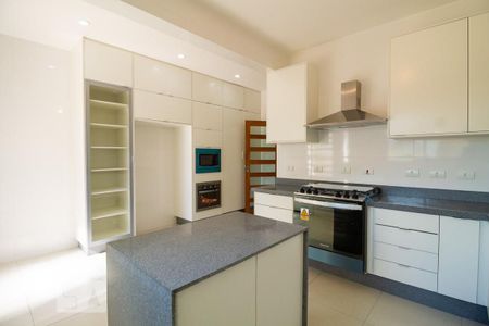 Casa à venda com 250m², 3 quartos e 5 vagasCozinha 