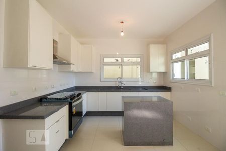 Casa à venda com 250m², 3 quartos e 5 vagasCozinha 