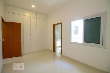 Casa à venda com 250m², 3 quartos e 5 vagasSuíte 2
