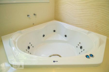 Casa à venda com 250m², 3 quartos e 5 vagasBanheiro da Suíte 1