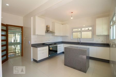 Casa à venda com 250m², 3 quartos e 5 vagasCozinha 