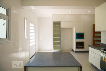 Casa à venda com 250m², 3 quartos e 5 vagasCozinha 