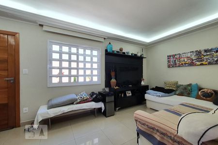 Sala de casa de condomínio à venda com 3 quartos, 99m² em Vila Brasílio Machado, São Paulo
