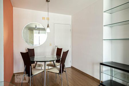 Sala de apartamento para alugar com 1 quarto, 40m² em Super Quadra Morumbi, São Paulo
