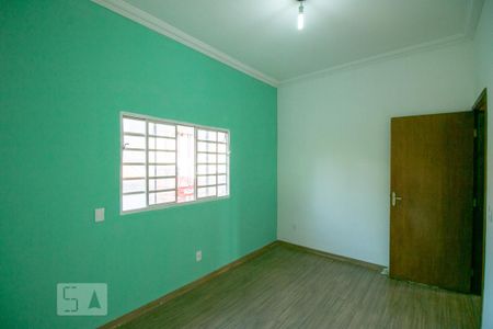 Quarto 2 de casa para alugar com 3 quartos, 140m² em Piratininga (venda Nova), Belo Horizonte