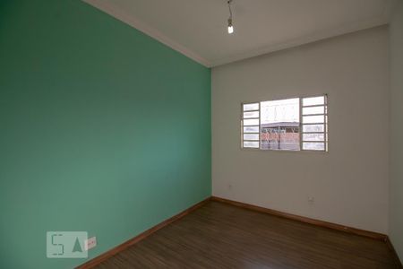 Quarto 1 de casa para alugar com 3 quartos, 140m² em Piratininga (venda Nova), Belo Horizonte
