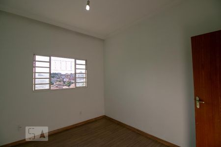 Quarto 1 de casa para alugar com 3 quartos, 140m² em Piratininga (venda Nova), Belo Horizonte