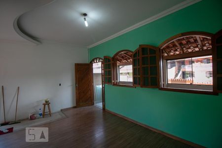 Sala de casa para alugar com 3 quartos, 140m² em Piratininga (venda Nova), Belo Horizonte