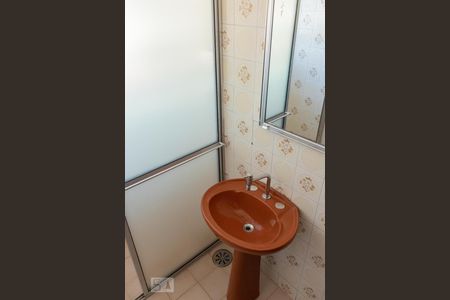 Casa à venda com 190m², 3 quartos e 2 vagasBanheiro