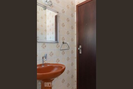 Casa à venda com 190m², 3 quartos e 2 vagasBanheiro