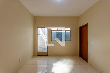 Sala de casa para alugar com 3 quartos, 80m² em Vila Copacabana, Belo Horizonte