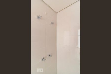 Banheiro de apartamento para alugar com 1 quarto, 30m² em Água Verde, Curitiba