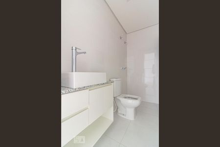 Banheiro de apartamento para alugar com 1 quarto, 30m² em Água Verde, Curitiba