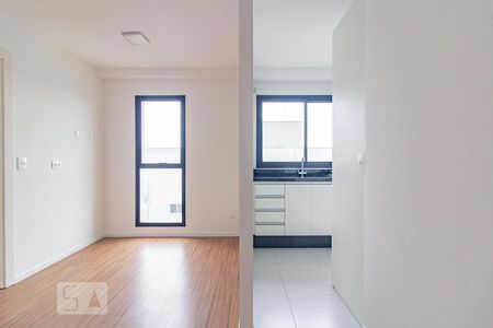 Sala de apartamento para alugar com 1 quarto, 30m² em Água Verde, Curitiba