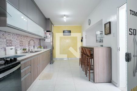 Casa à venda com 3 quartos, 210m² em Jardim Fernandes, São Paulo