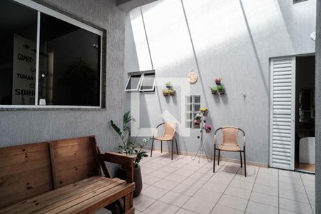 Casa à venda com 210m², 3 quartos e 5 vagas