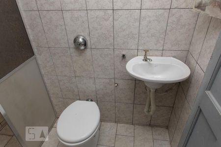Casa à venda com 70m², 2 quartos e 1 vaga Casa à venda com 70m², 2 quartos e 1 vagaBanheiro
