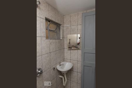 Casa à venda com 70m², 2 quartos e 1 vaga Casa à venda com 70m², 2 quartos e 1 vagaBanheiro