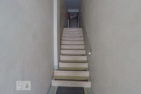 Apartamento à venda com 70m², 2 quartos e sem vagaEscada Hall de Entrada