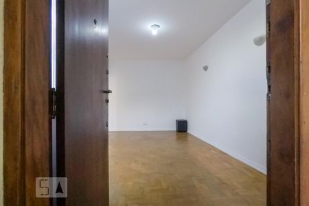 Apartamento à venda com 70m², 2 quartos e sem vagaEntrada / Sala
