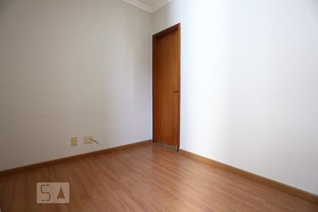 Apartamento à venda com 75m², 3 quartos e 2 vagasSuíte