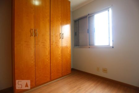 Apartamento à venda com 75m², 3 quartos e 2 vagasQuarto 2 
