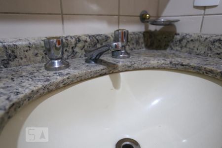 Apartamento à venda com 75m², 3 quartos e 2 vagasBanheiro Social - torneira