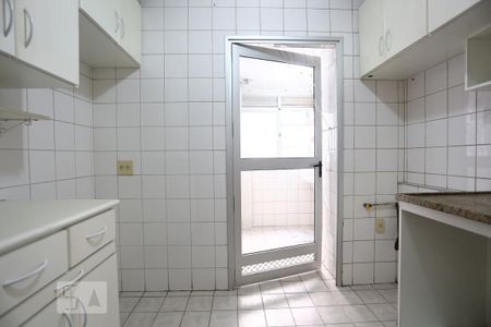Apartamento à venda com 75m², 3 quartos e 2 vagasCozinha