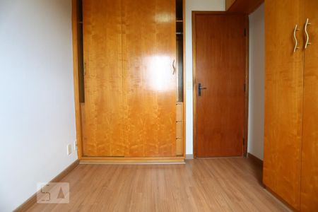 Apartamento à venda com 75m², 3 quartos e 2 vagasQuarto 2 
