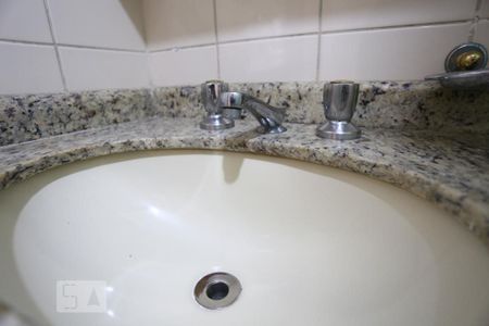 Apartamento à venda com 75m², 3 quartos e 2 vagasBanheiro da Suíte - torneira